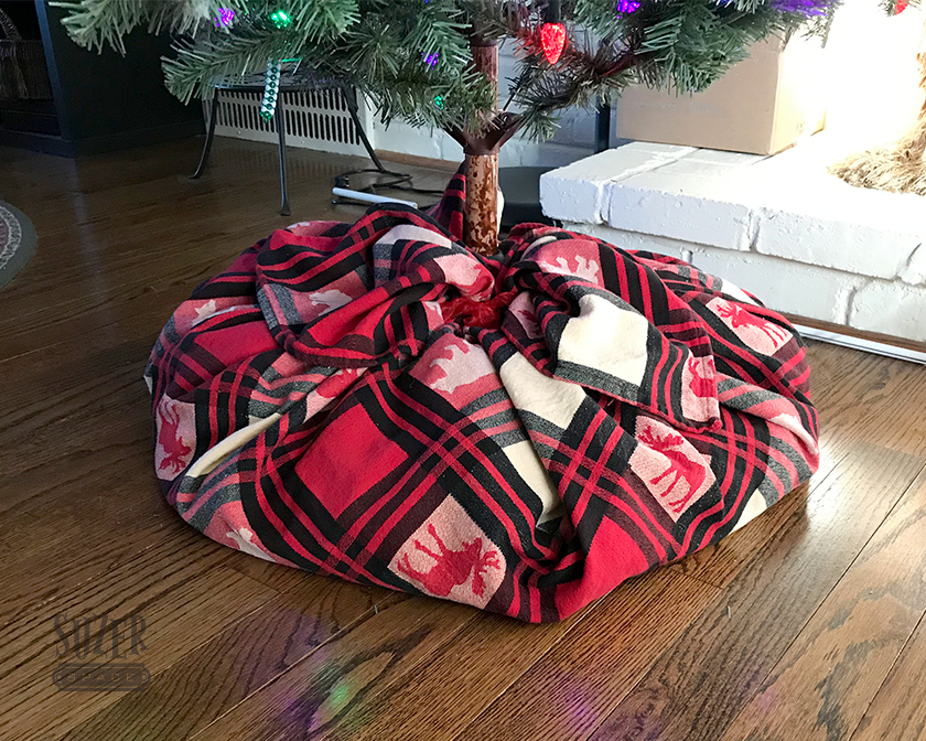 Peacock Ornaments Decorate Christmas Tree - Debbee's Buzz